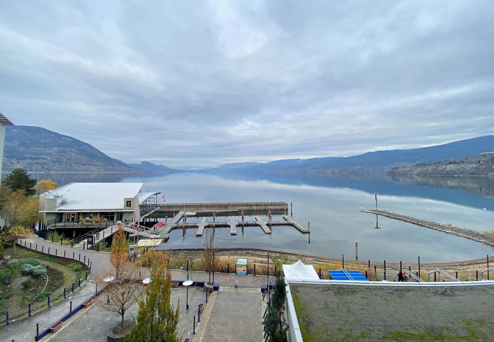 Lakeside Resort