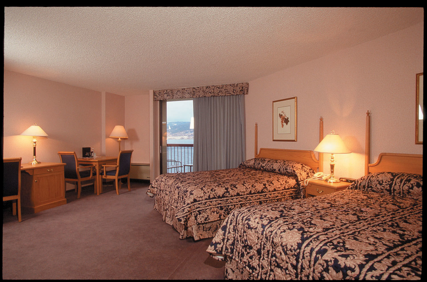 Lakeside 4* Penticton